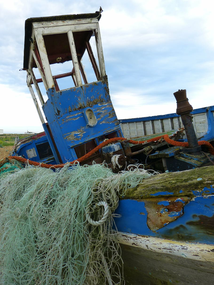 dungeness, romney marsh, england, kent, south beach gland, wreck, ship, old, leave, fishing net