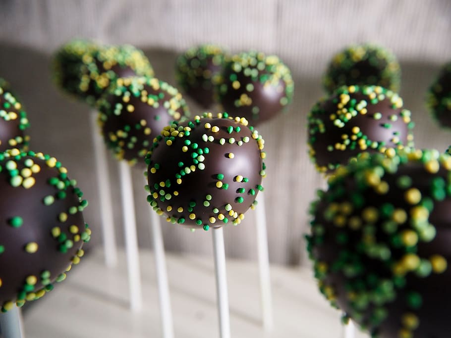 cake pops, bake, chocolate praline, delicious, balls, cake, nibble, sweet, lolly, back-trend