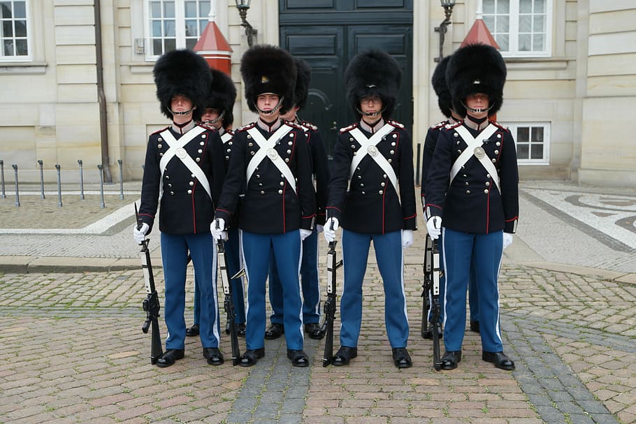 Amalienborg, Royal Castle, Royal Guard, copenhagen, security, tradition, palace, changing of the guard, army, castle