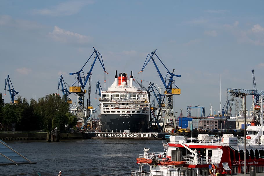 queen mary 2, port, ship, cruise, cruise ship, motor ship, hamburg, shipyard, harbour cranes, dock