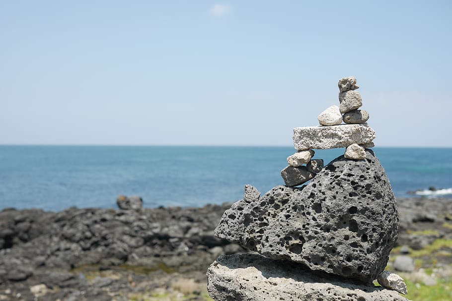 pila, pequeño, gris, piedras, durante el día, isla de jeju, paisaje, mar, jeju, mar de jeju