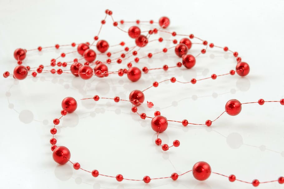 beaded red decor, beads, deco, decoration, artificial pearls, plastic, jewellery, table decorations, decorative, ornament