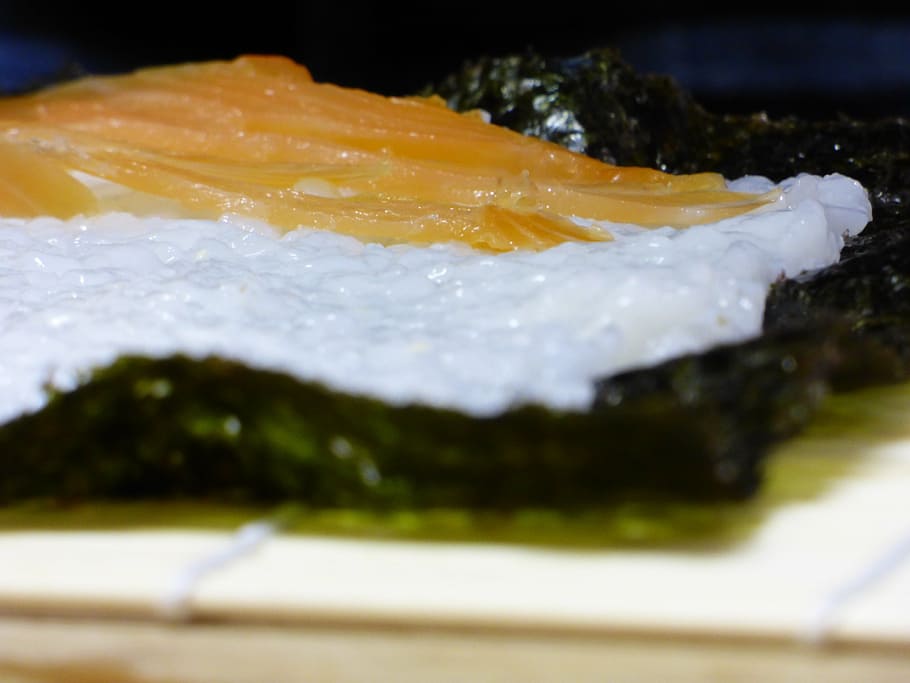 sushi, salmon, fish, wood, japan, food, bamboo, algae, bamboo mat, close-up