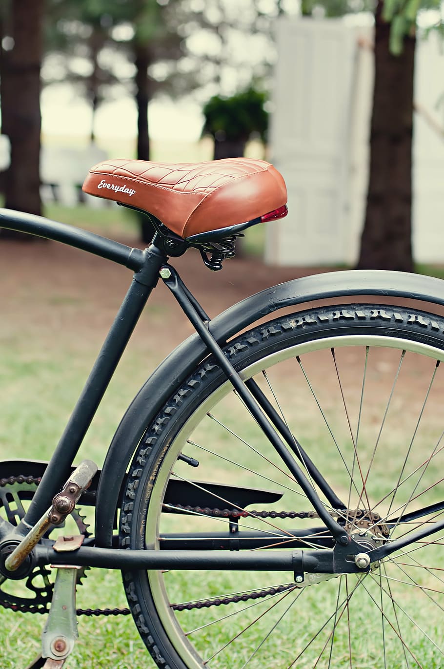 bicicleta fixa-preta, seletivo, foco, foto, preto, bicicleta, marrom, couro, assento, parque