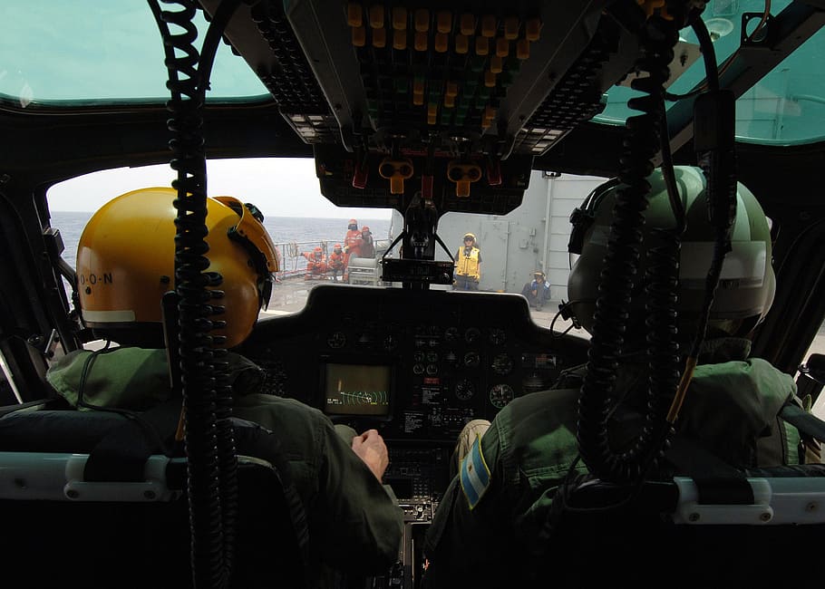 pilotos de helicóptero, cockpit, preparativos, lançamento, convés de vôo, navio, decolar, helicóptero, aviação, verificação de controle
