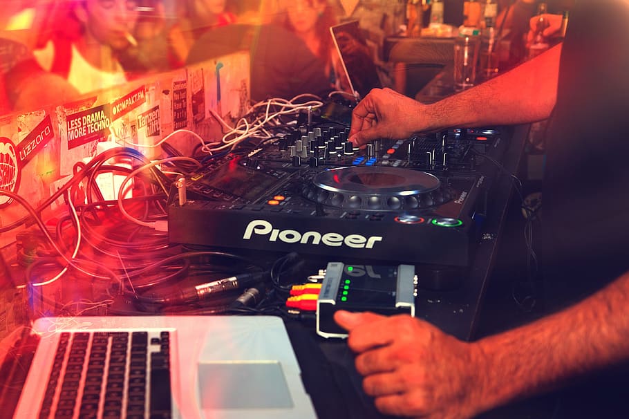 person, playing, black, pioneer dj turntable, macbook, pro, club, club scene, disco, discotheque