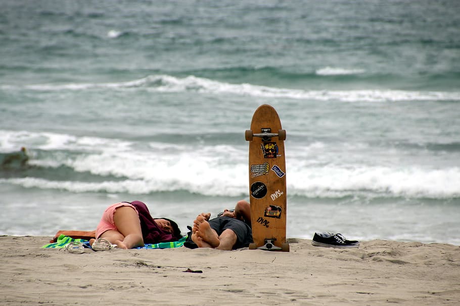 skater, istirahat, pasangan, longboard, pantai, rekreasi, relaksasi, laut, air, dua orang