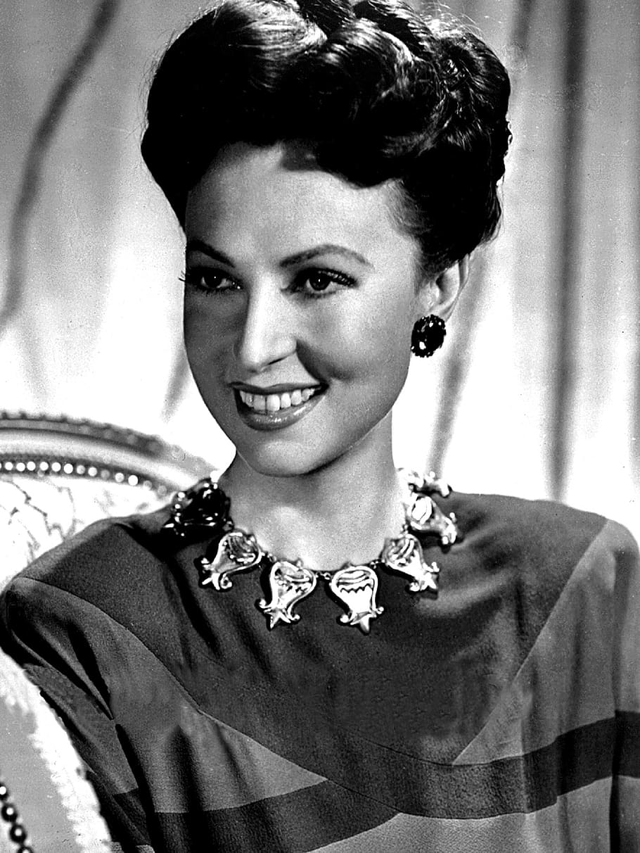 agnes moorehead, actress, radio, stage, film, television, vintage, retro, hollywood, motion pictures