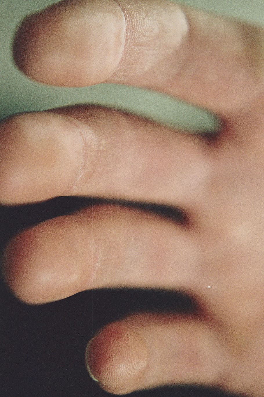 hand, skin, close-up, fingers, grunge, grip, grasp, smudge, human body part, body part