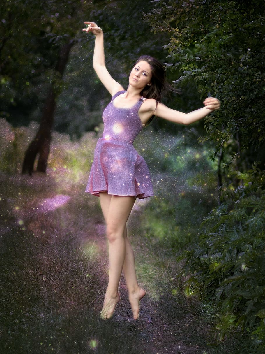 mujer bailando, árboles, niña, danza, naturaleza, vestido, belleza, rubia, ojos azules, longitud total