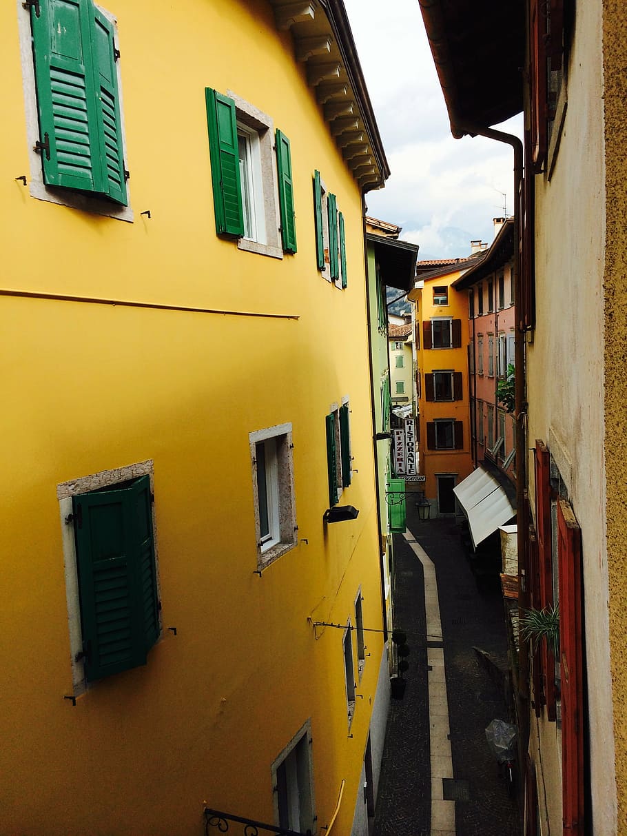 narrow lane, torbole, houses gorge, building exterior, architecture, built structure, window, building, residential district, yellow