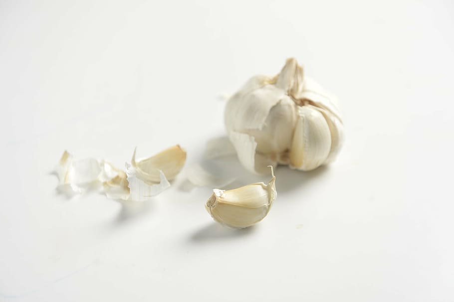garlic clover, white, surface, garlic, food, healthy, spice, natural food, health food, fresh