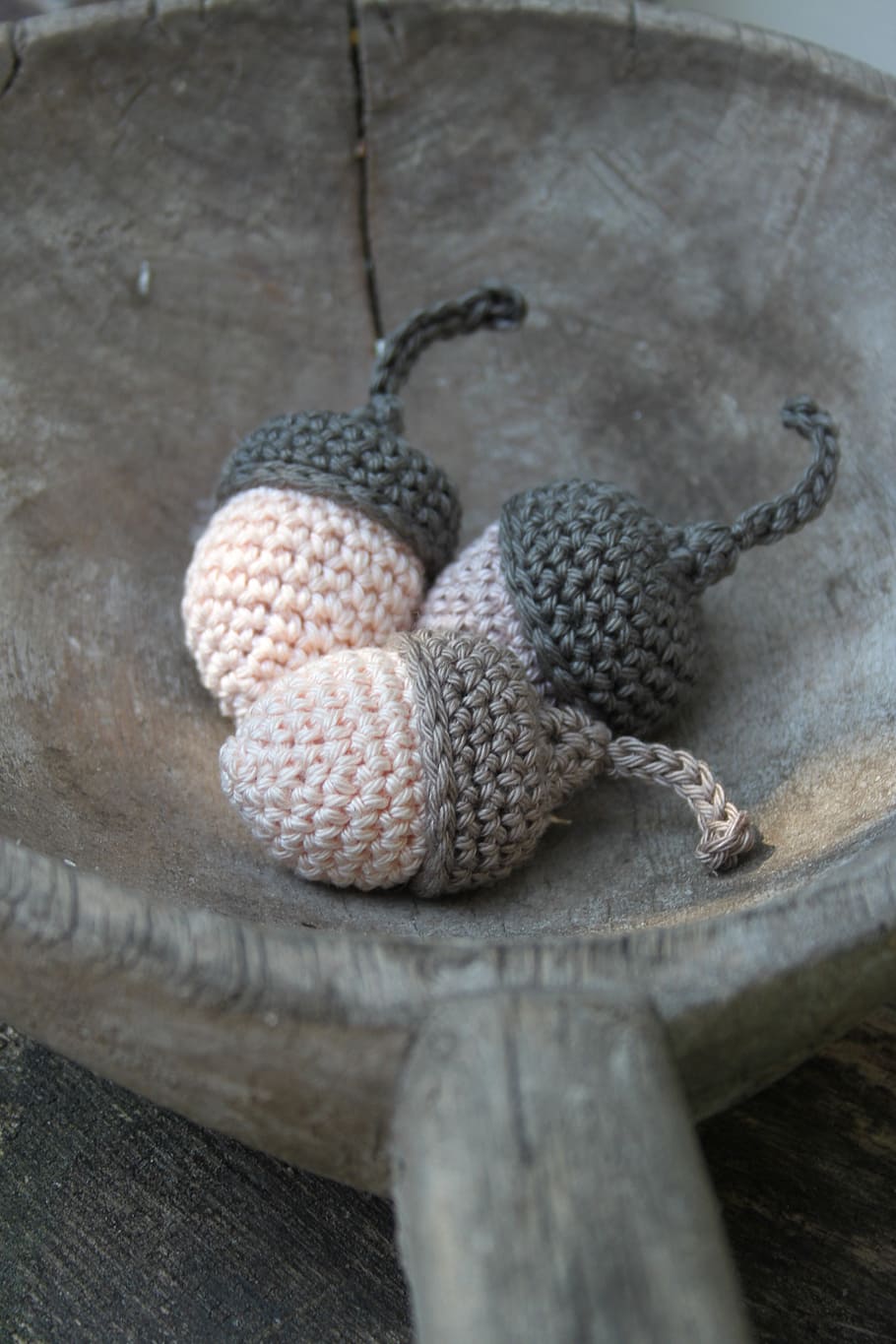 acorn, hooks, crochet, old wooden scoop, crochet acorns, brocante, wood - material, craft, art and craft, close-up