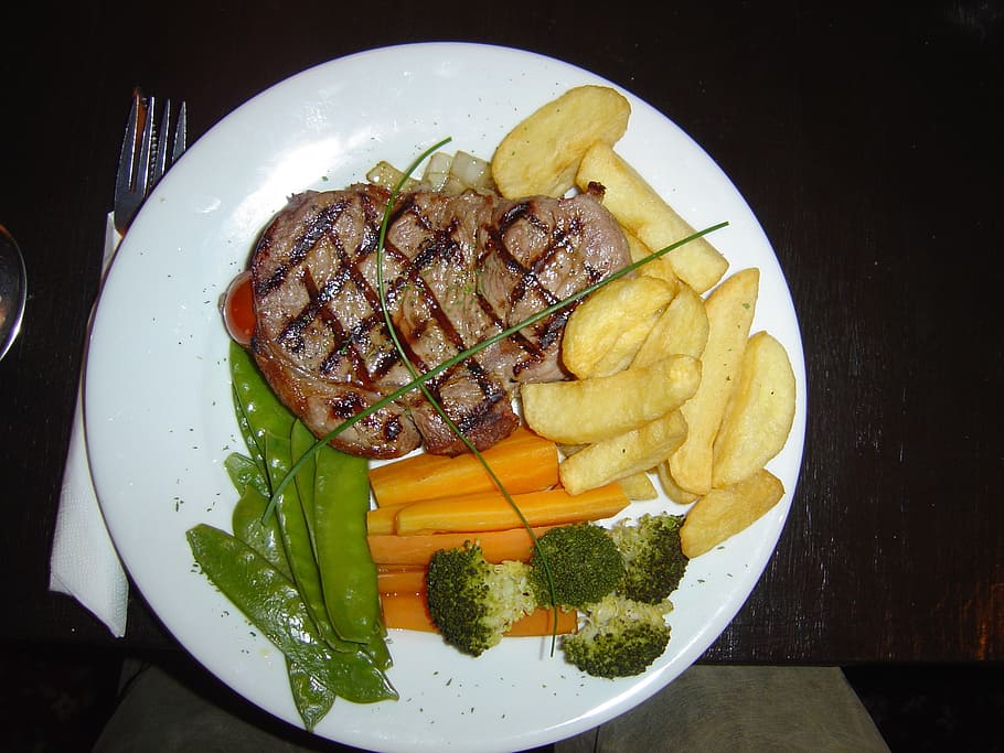 sirloin steak meal, vegetables, meat, potatoes, beefsteak, dinner, cooked, food, freshness, food and drink