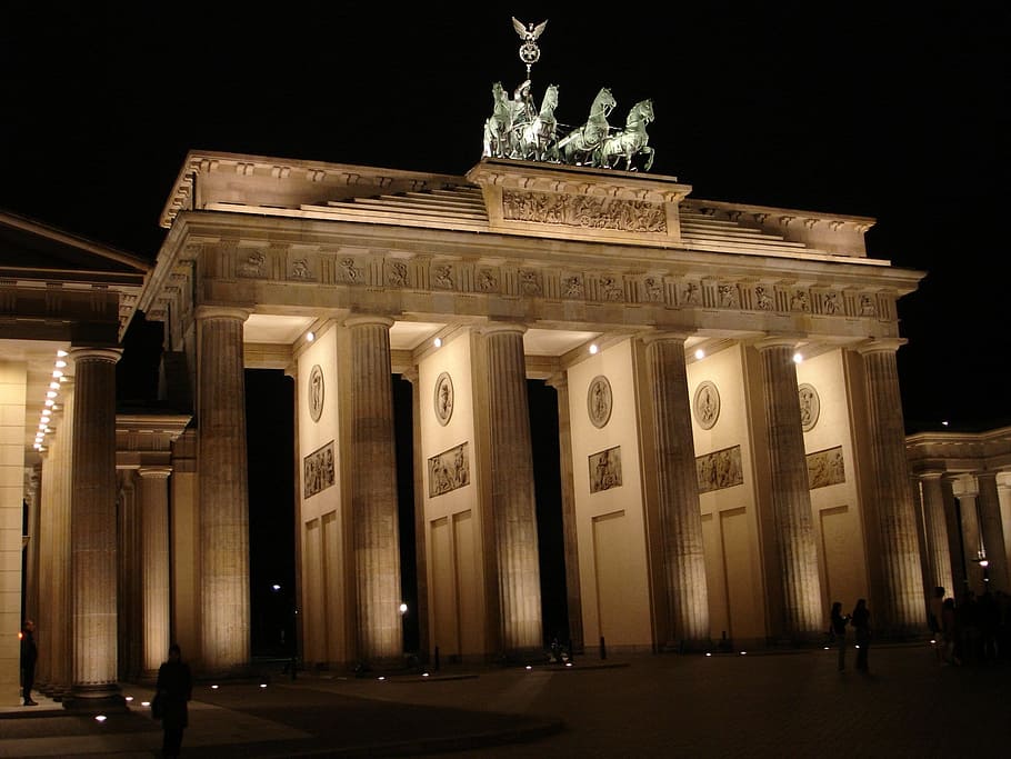 beige, concrete, gate, night, brandenburg gate, berlin, building, architecture, lighting, light