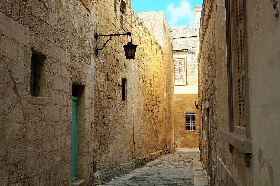 Malta, Mdina, Road, Alley, Mediterranean, island, wall, door, lantern, light