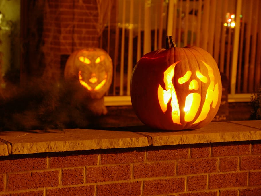 освещенный, светящиеся фонари, кирпичная стена, хэллоуин, вечеринка на хэллоуин, страшно, тыква, жуткий, октябрь, счастливый хэллоуин