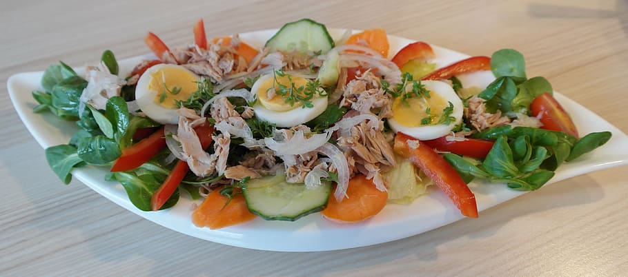 salad, white, platter, salad plate, tuna, cucumber, paprika, onion, tomato, egg