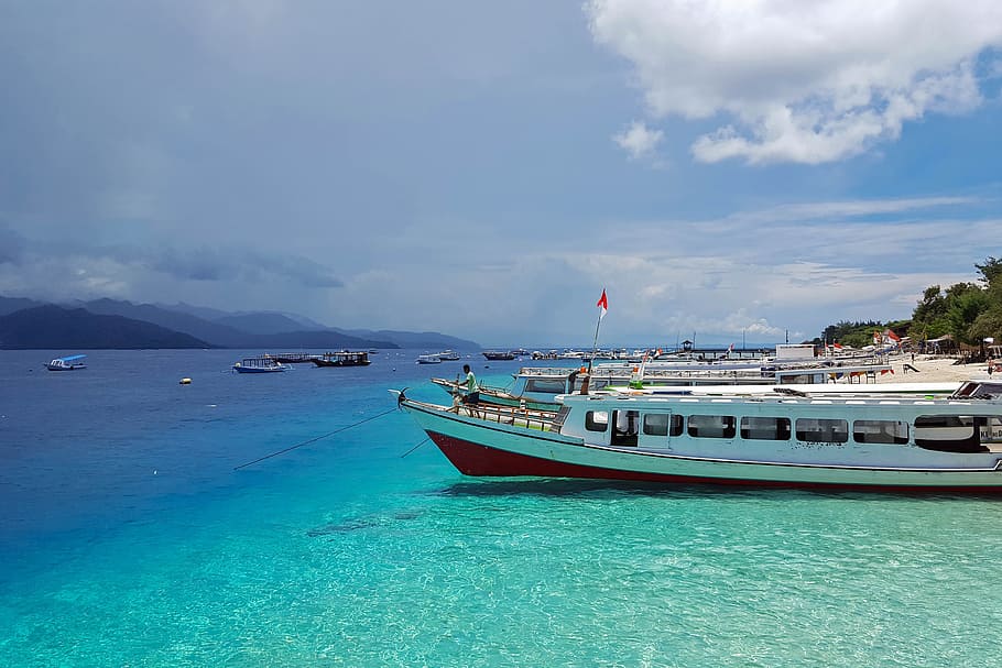 man, boat, seashore, blue, white, sky, white sky, indonesia, travel, gili islands