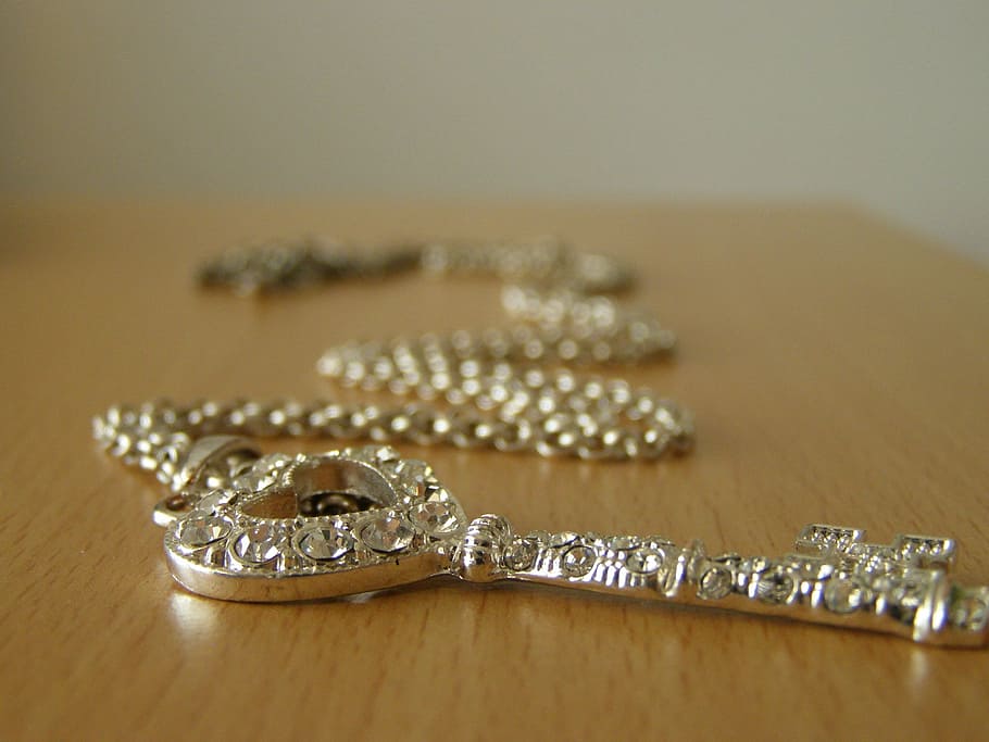 corrente, prata, vista de baixo, coração, chave, jóias, diamante - pedra preciosa, luxo, riqueza, anel