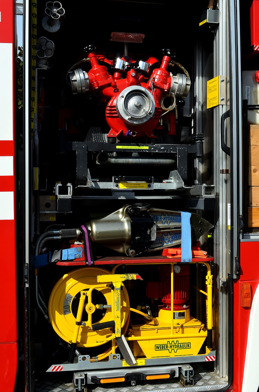 fuego, equipo de bombero, equipo camión de bomberos, camión de bomberos, equipo, conexiones del departamento de bomberos, distribuidor hidráulico de bomberos, vehículos, herramientas, bomba hidráulica