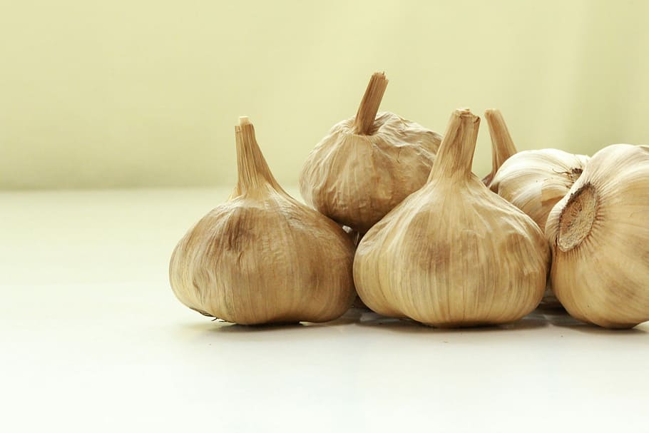 Black Garlic, Aged, garlic, aged garlic, black, mature, health, health food, garlic bulb, food and drink