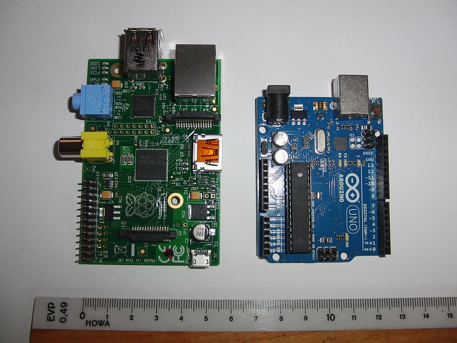 raspberry, arduino, electronics, computer, processor, cpu, data processing, chip, board, size comparison