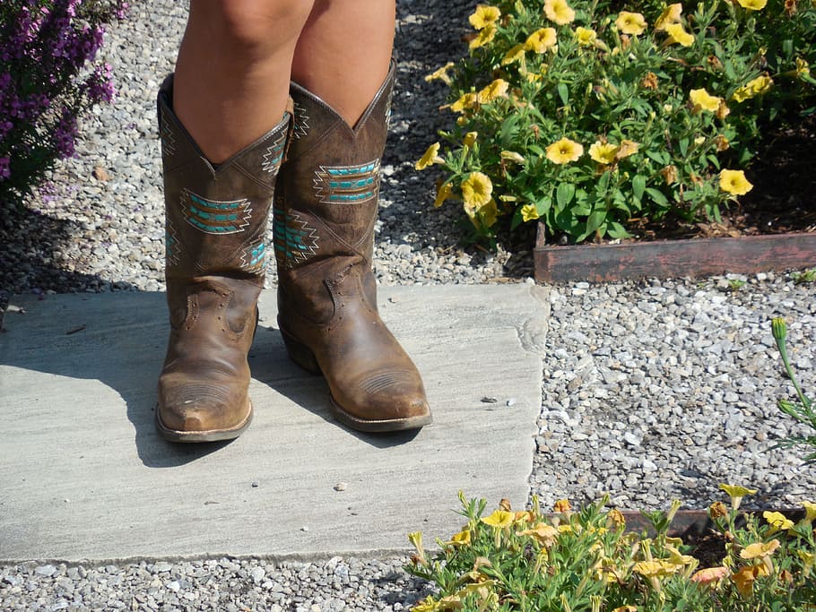 person, wearing, brown-and-teal, leather, deep-scalloped, snip-toe, mid-calf, cowboy, boots, girl