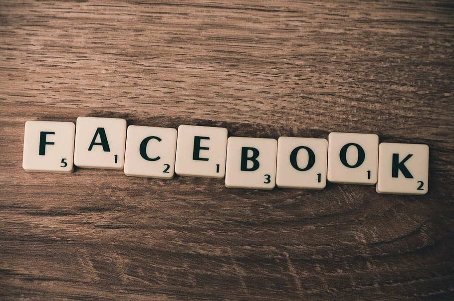 facebook scrabble word, facebook, redes sociales, marketing, negocios, scrabble, madera, material de madera, texto, ninguna persona
