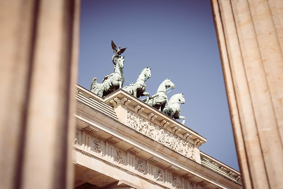 empat, putih, patung kuda, gerbang brandenburg, berlin, quadriga, tengara, bangunan, berbentuk kolom, brandenburg