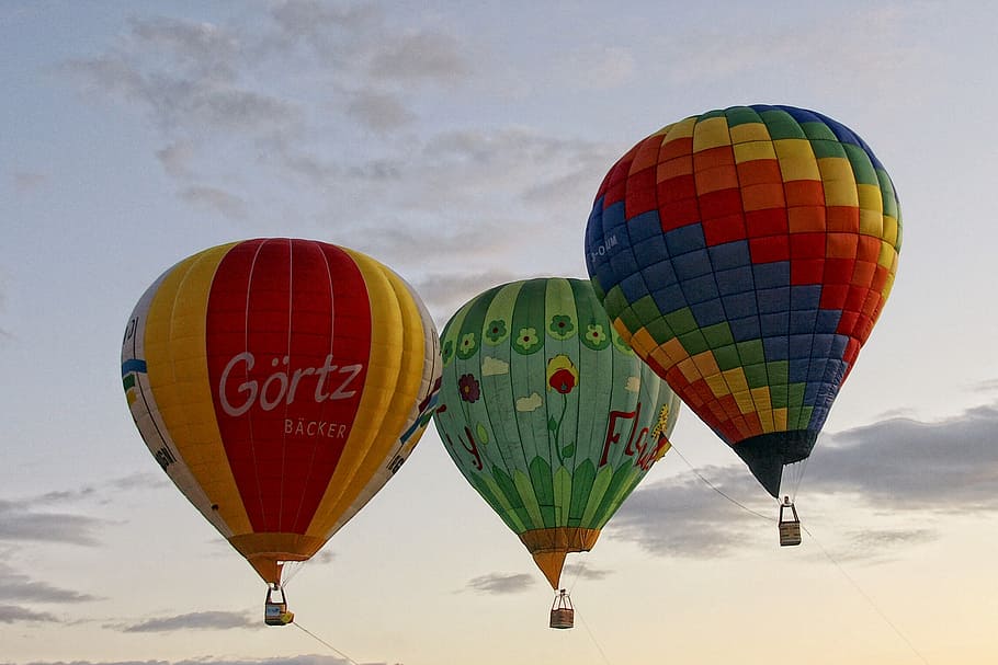 heissluftbaloone, fly, baloons, multi colored, sky, balloon, air vehicle, cloud - sky, hot air balloon, transportation