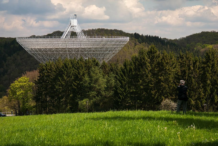 homem, em pé, campo de grama, rádio telescópio, Effelsberg, fotógrafo, floresta, Prado, branco, Eifel