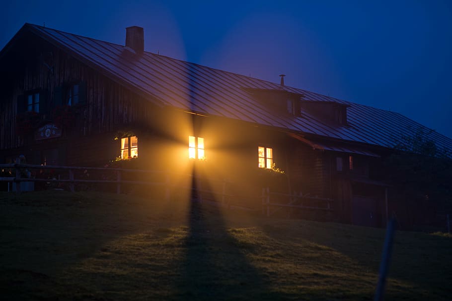 brown wooden house, window, fog, house, cabin, god rays, windows 10, night, old, architecture