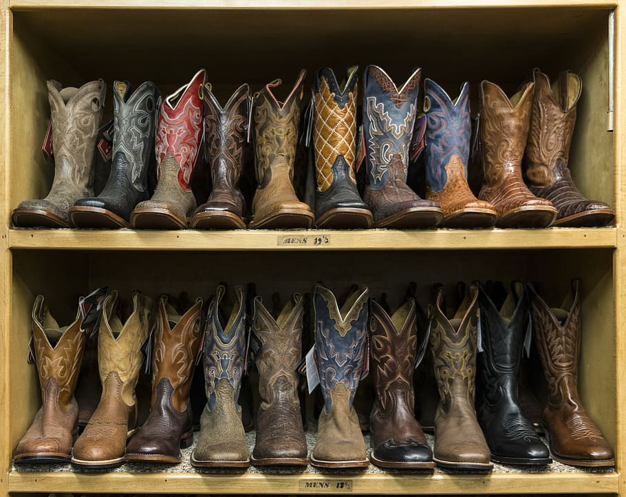 hombres, surtidos, botas de vaquero, zapatero, botas, estante, estantes, estilos, bota, tienda