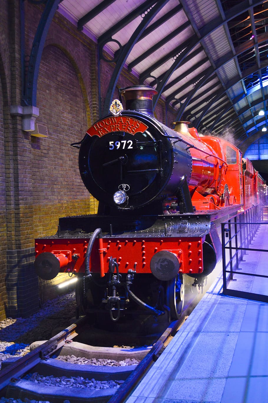hogwarts, harry potter, studio, london, train, indoors, machinery, locomotive, steam train, metal