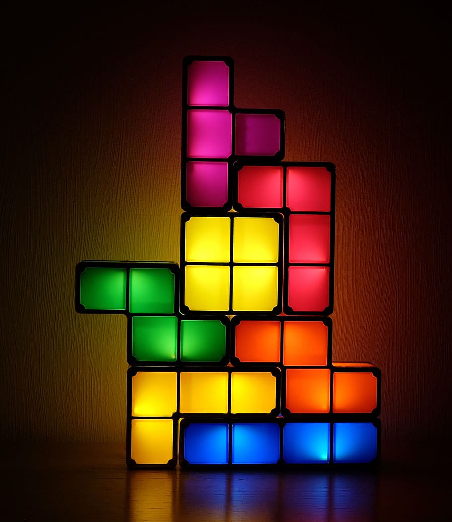 tetris, lámpara, deco, colorido, azul, amarillo, verde, rojo, morado, naranja