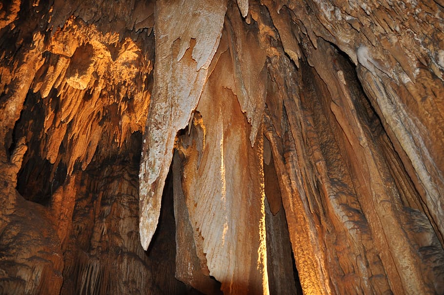 luray caverns, speleothems, cave, cavern, stone, limestone, natural, mineral, formation, curtain