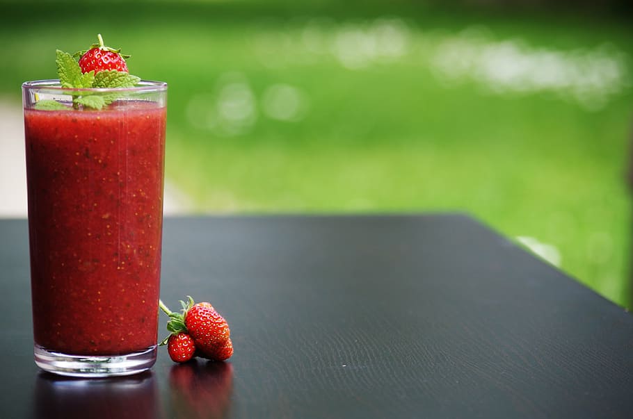 clear, drinking glass, full, strawberry juice, smoothie, fruit, beverage, drink, health, strawberry