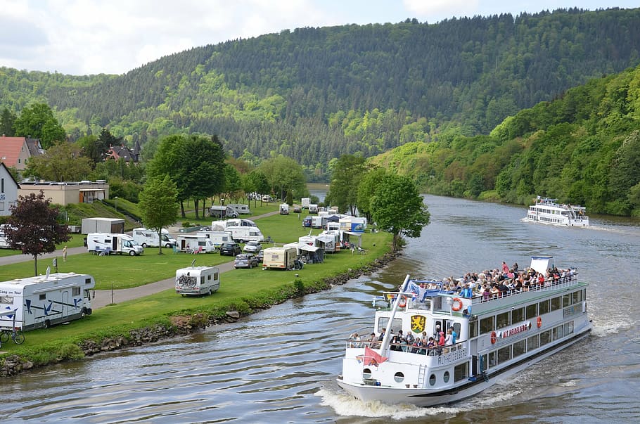 alemanha, neckargemuend, maio de 2015, rio, floresta, mercado, acampamento, férias, turistas, barco