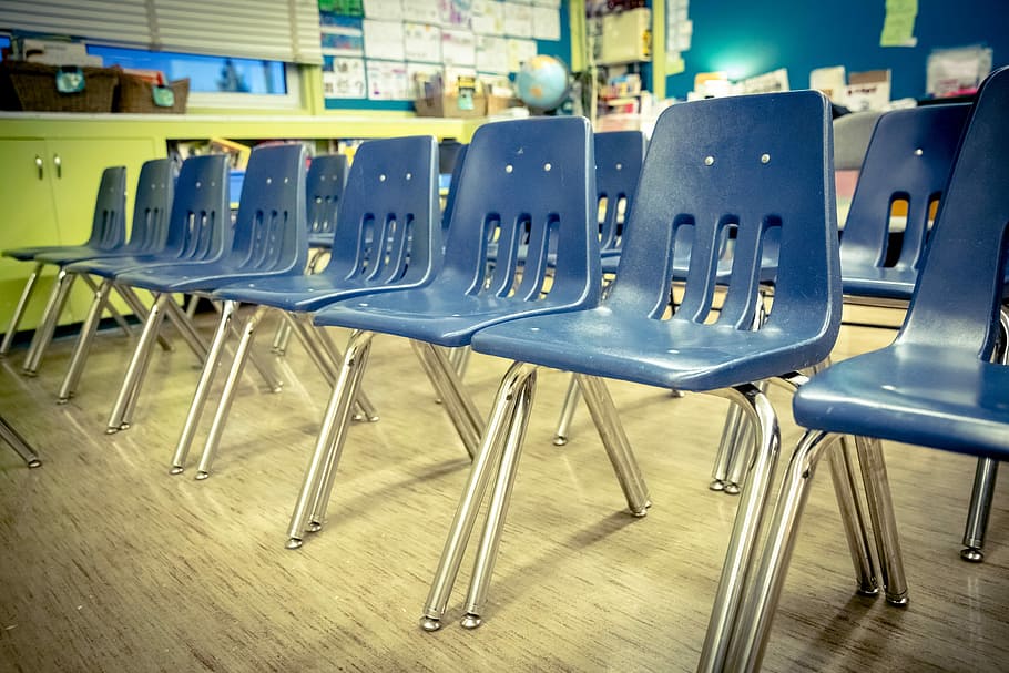 Azul, sillas sin brazos de plástico, plástico, sin brazos, sillas, escuela, aula, educación, grupo, aprendizaje