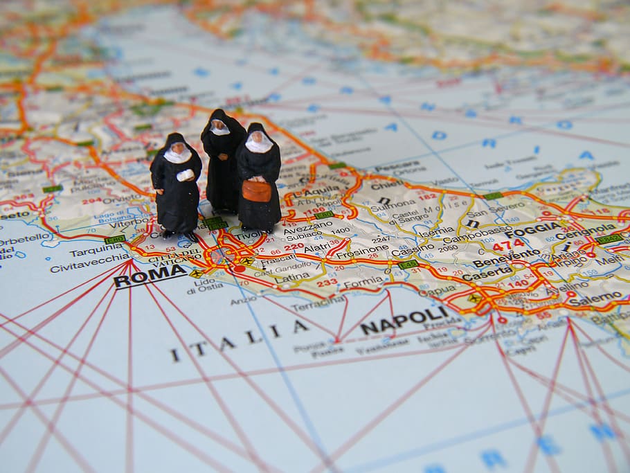 nuns, italy, travel, vatican, poster, miniature, model railway figures, photography, photo project, small figures