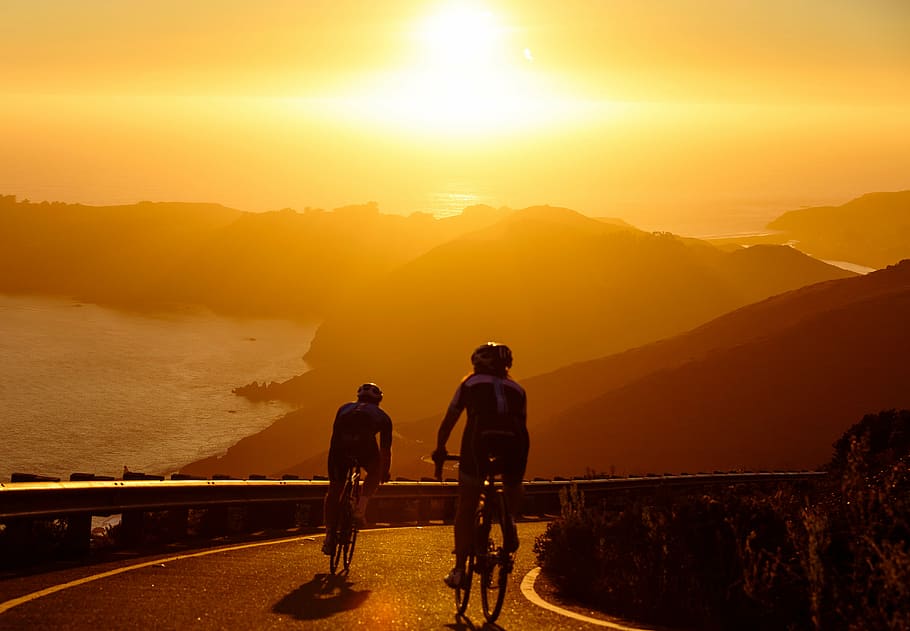 dua, orang bersepeda, fajar, pengendara sepeda motor, berkuda, matahari terbenam, gunung, perjalanan, petualangan, orang