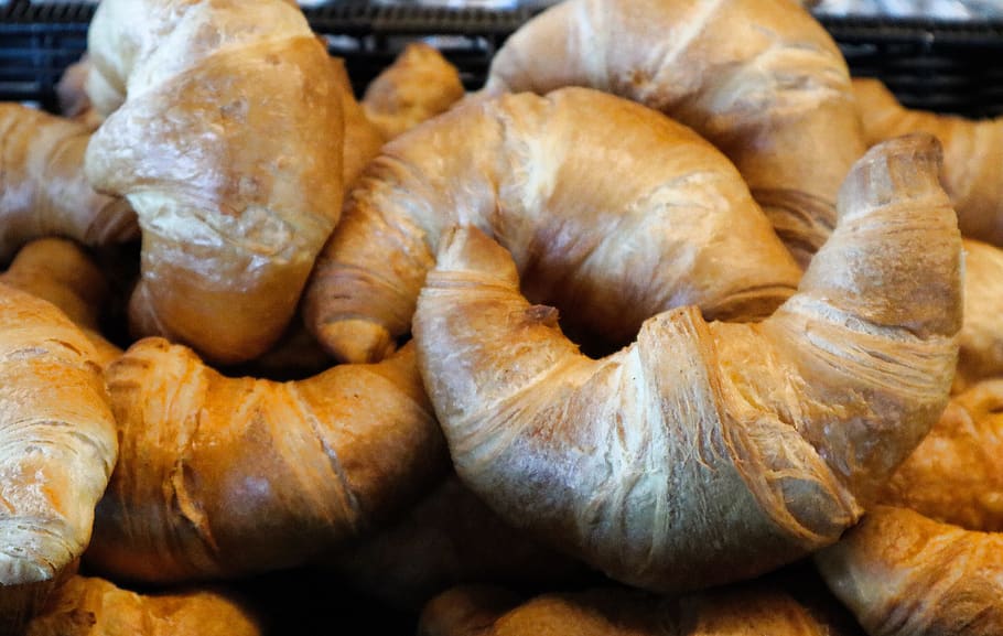 croissant, baked goods, breakfast, delicious, food, bakery, fresh, puff pastry, crispy, baked