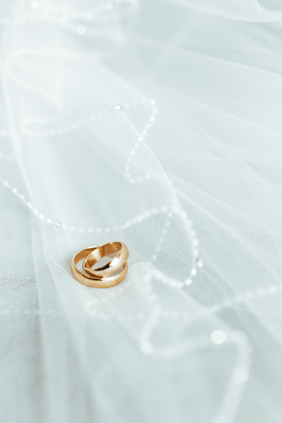 casamento, Preparações, branco, dourado, diamante, vestido, brincos, anéis, véu, espartilho