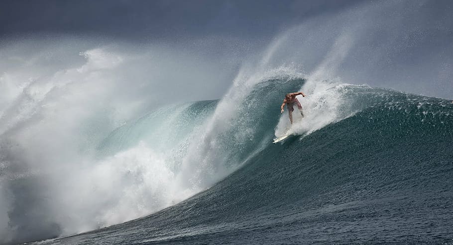 fotografia de lapso de tempo, surfista, surf, indonésia, ilha java, ombak tujuh, ondas grandes, bravura, poder, uma pessoa
