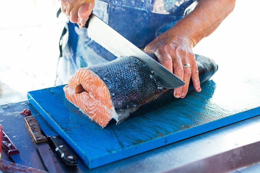 cutting, fresh, caught, salmon, cooking, fish, hands, market, process, men