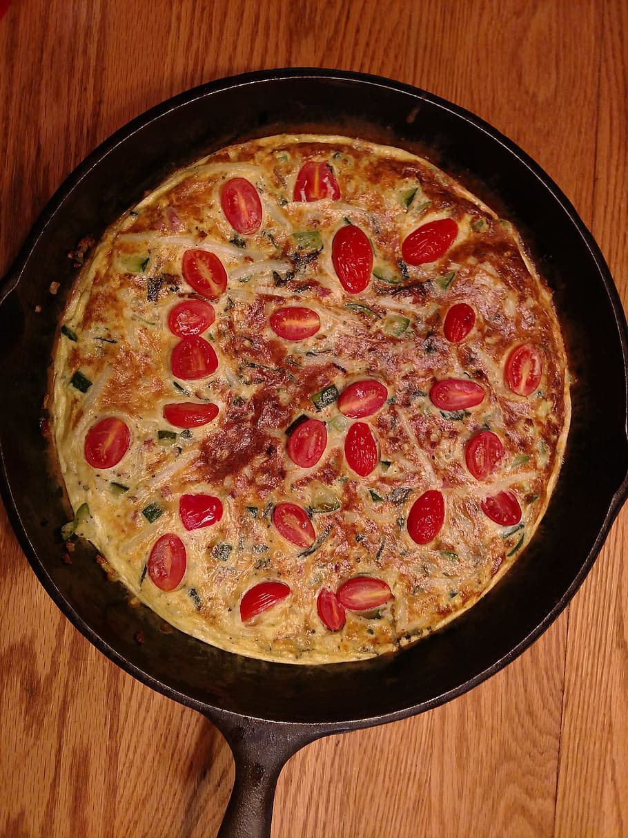 frittata, eggs, cast iron, skillet, food, omelet, homemade, food and drink, pizza, indoors