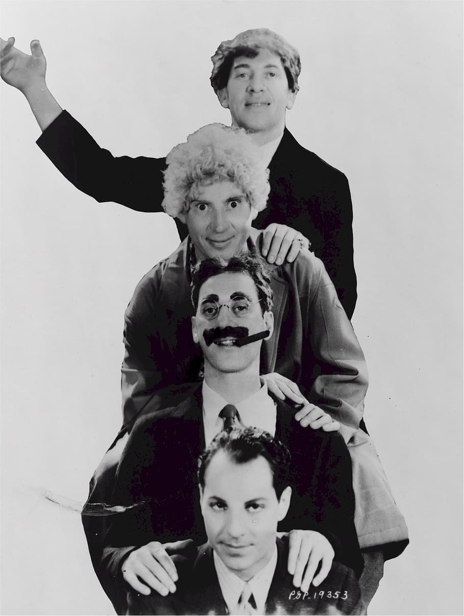 potret empat pria, marx brothers, chico, harpo, groucho, zeppo, amerika, komedi, vaudeville, film