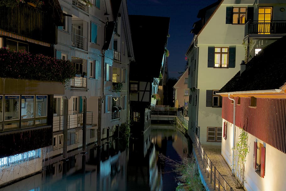 river between houses, ulm, fischerviertel, night, outdoors, architecture, street, travel, city, dwelling