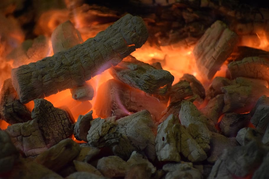 Fire inside перевод. Камень с огнем внутри.